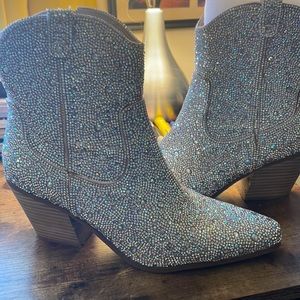WOMEN SB-EMORY RHINESTONE ANKLE BOOTS WORN ONCE. ORIGINAL PRICE $147.
